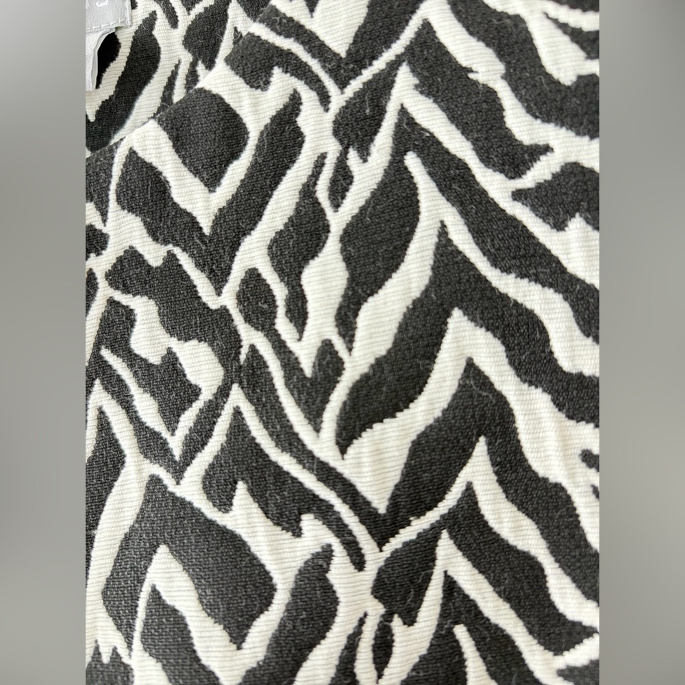 PRELOVED SZ 2 Chico's Black and White Patterned Long Jacket Blazer - Picture 2 of 11